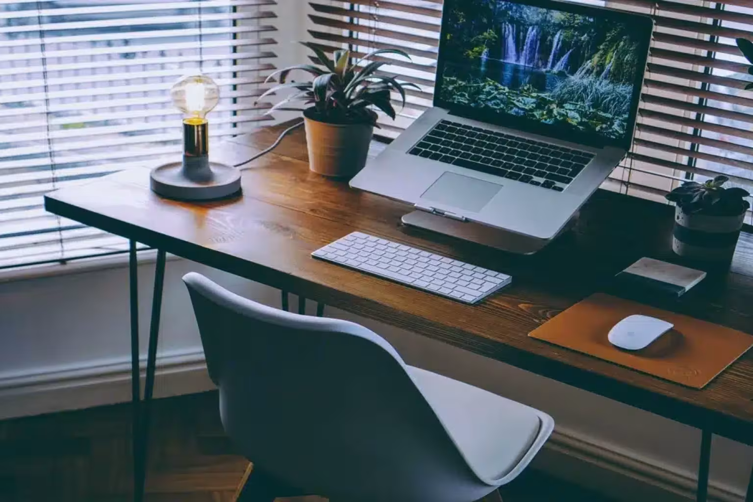 14 Helpful Tips for New Year Digital Decluttering