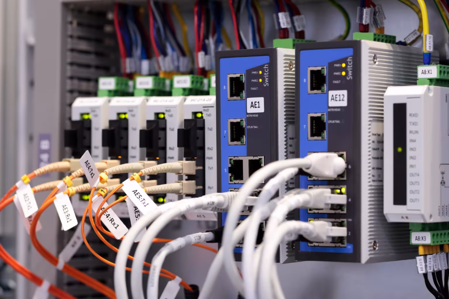 Wired vs Wireless Networks Advantages & Disadvantages