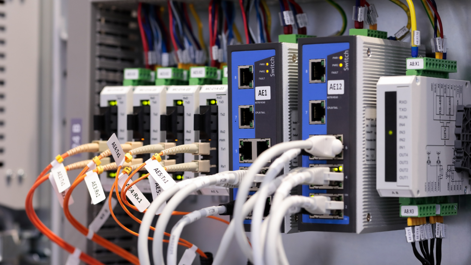 Wired vs Wireless Networks Advantages & Disadvantages